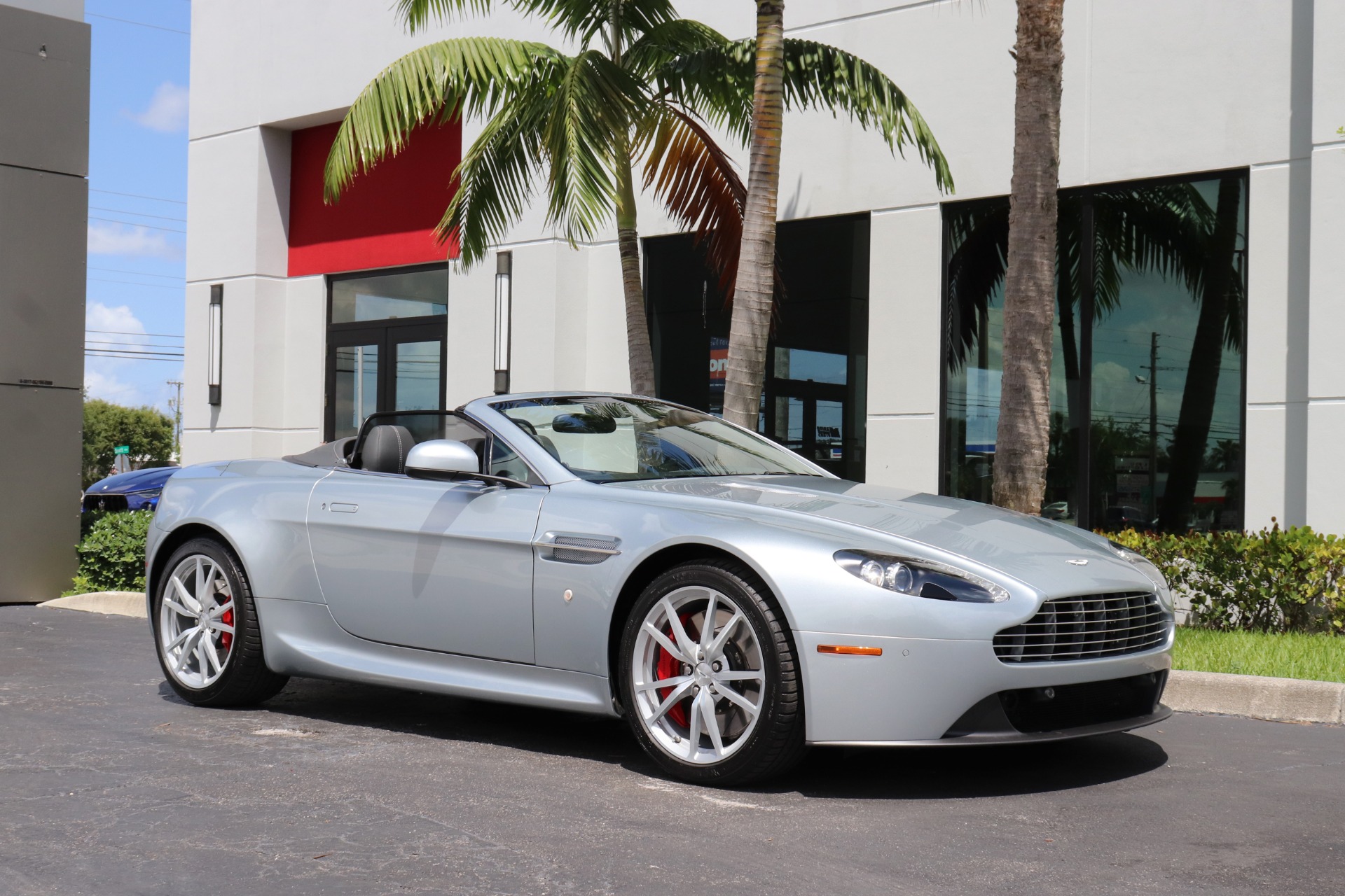 Used-2012-Aston-Martin-V8-Vantage-Roadster