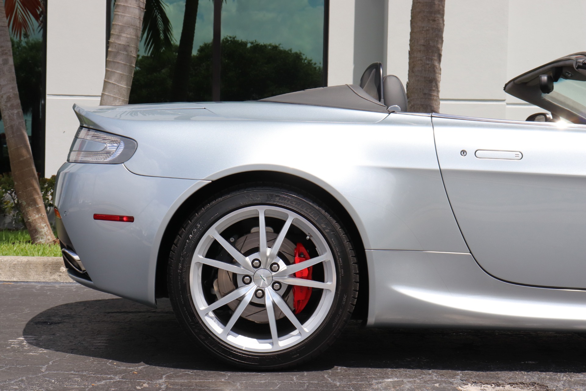 Used-2012-Aston-Martin-V8-Vantage-Roadster