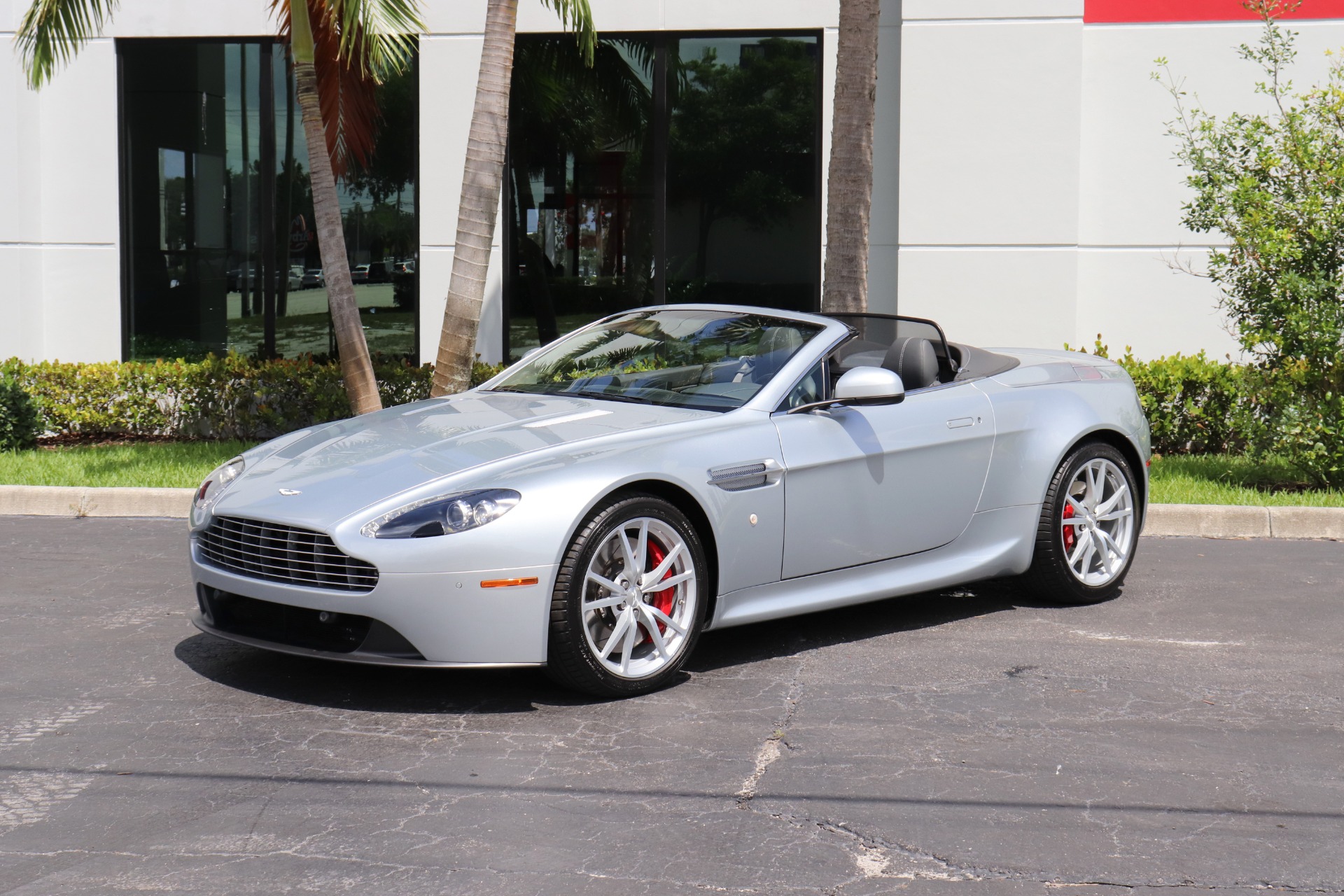 Used-2012-Aston-Martin-V8-Vantage-Roadster