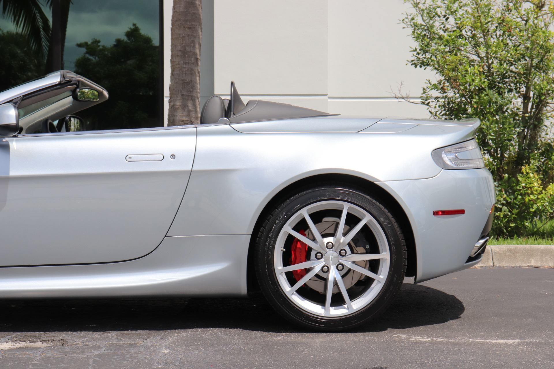 Used-2012-Aston-Martin-V8-Vantage-Roadster