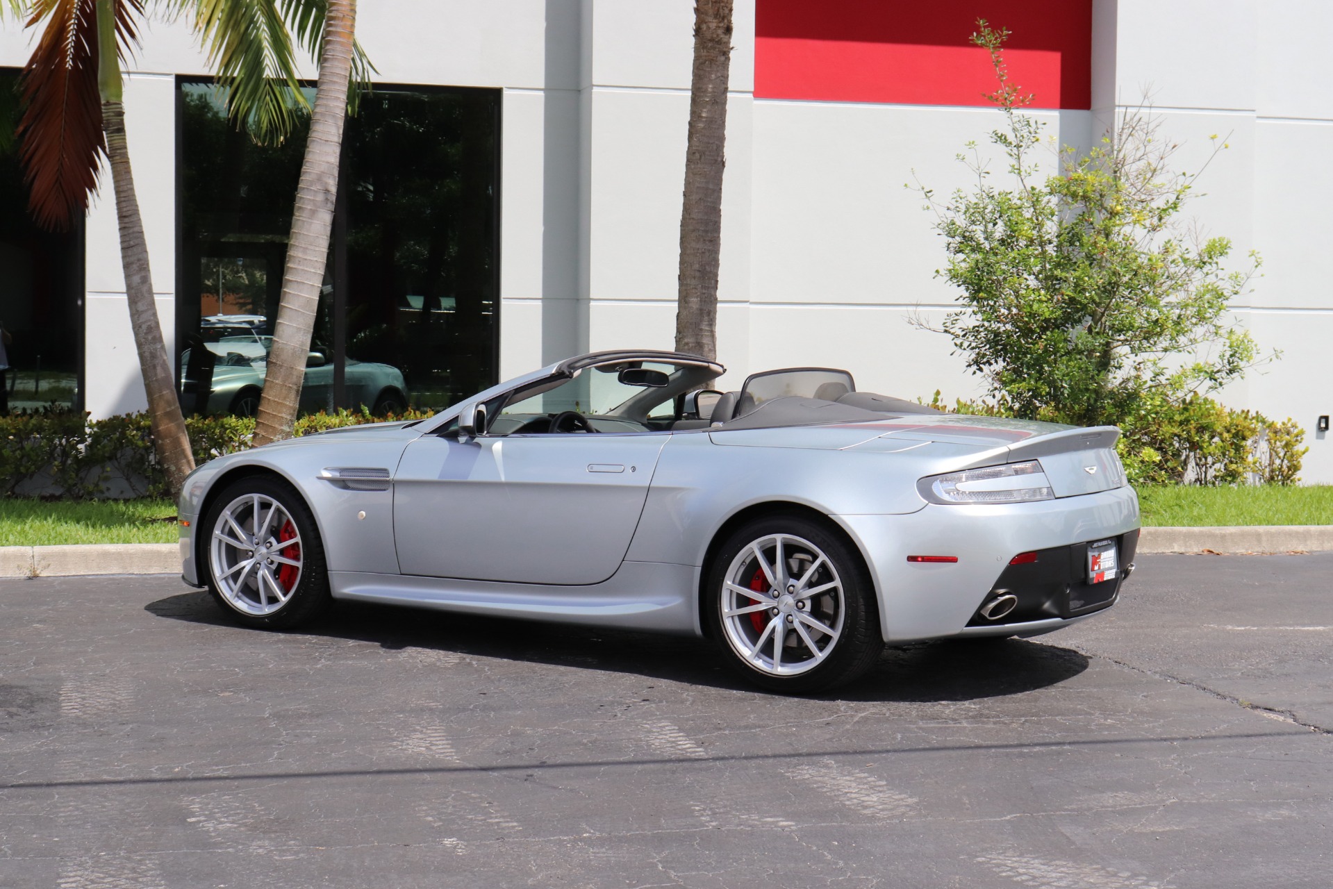 Used-2012-Aston-Martin-V8-Vantage-Roadster