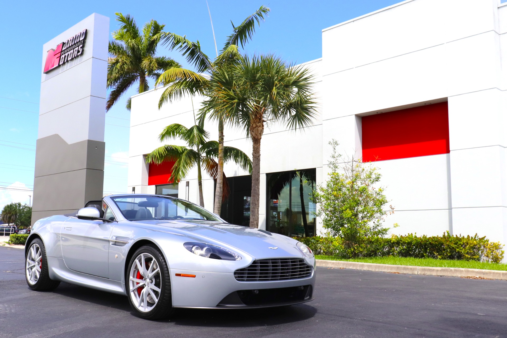 Used-2012-Aston-Martin-V8-Vantage-Roadster
