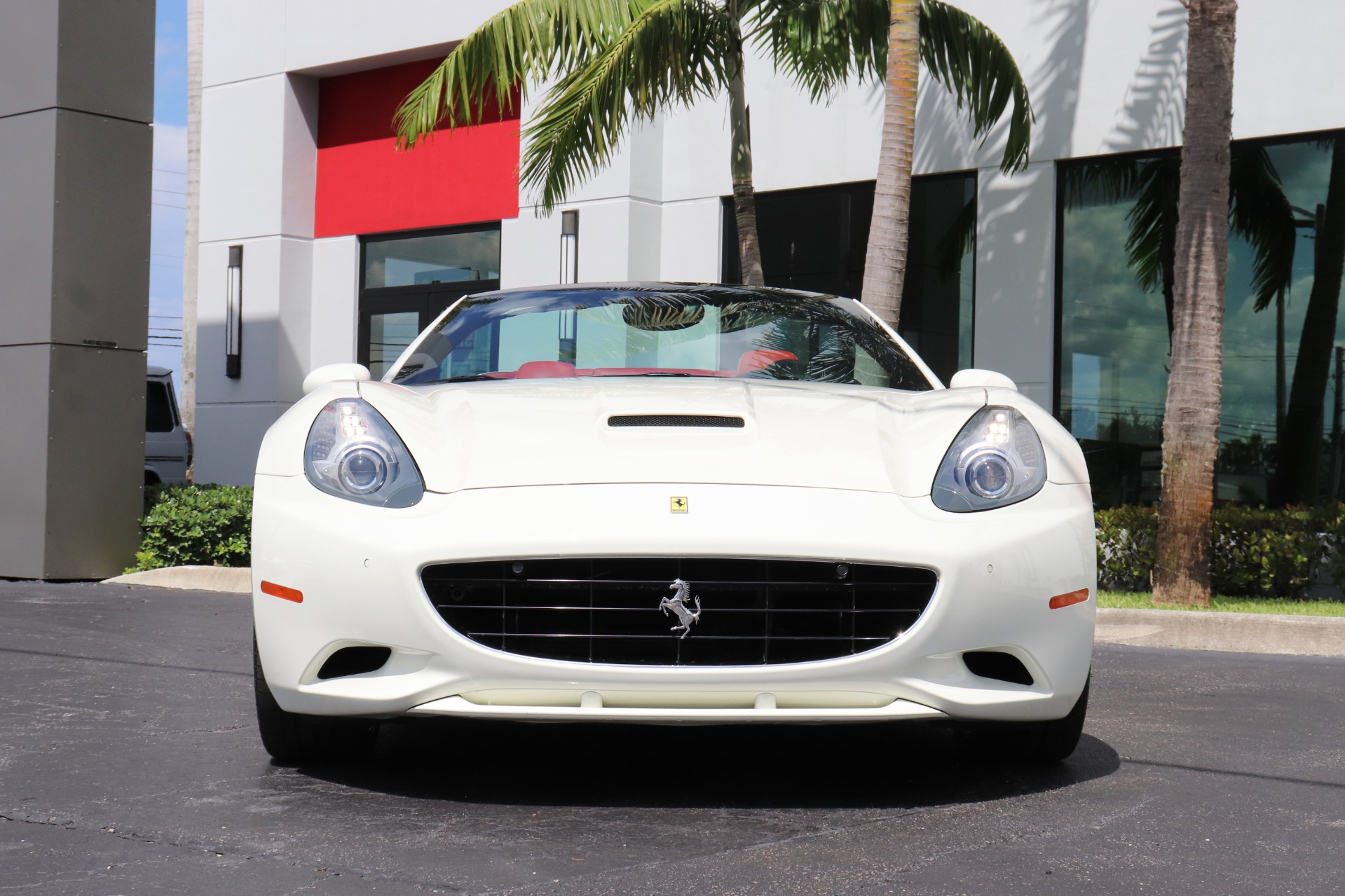 Used-2014-Ferrari-California