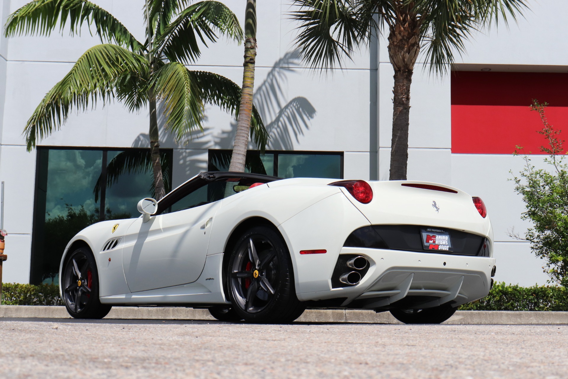 Used-2014-Ferrari-California