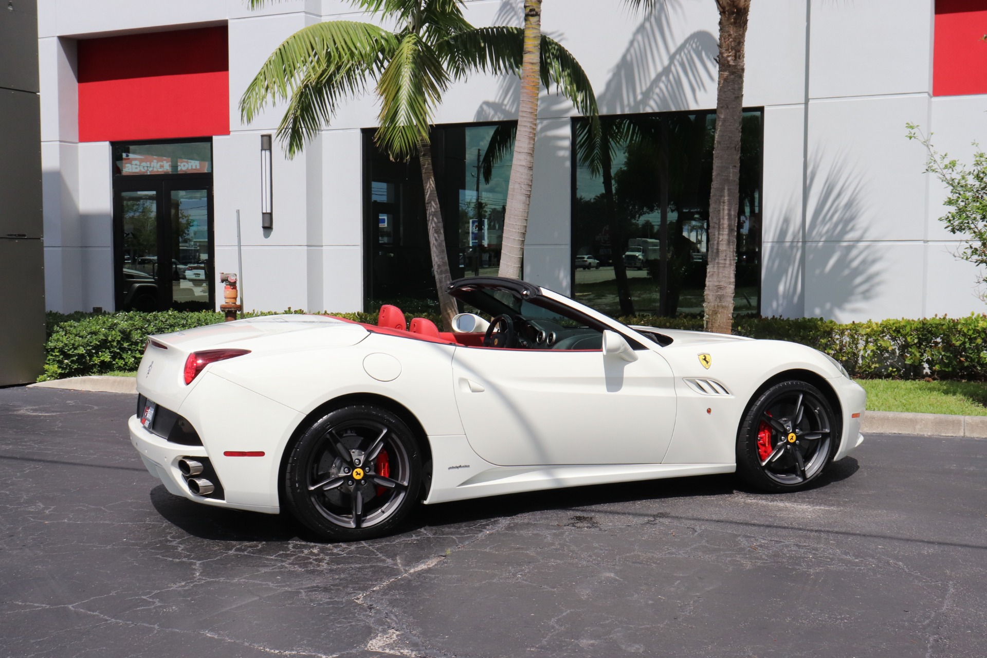 Used-2014-Ferrari-California