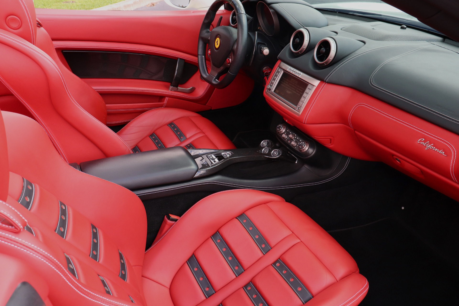 Used-2014-Ferrari-California