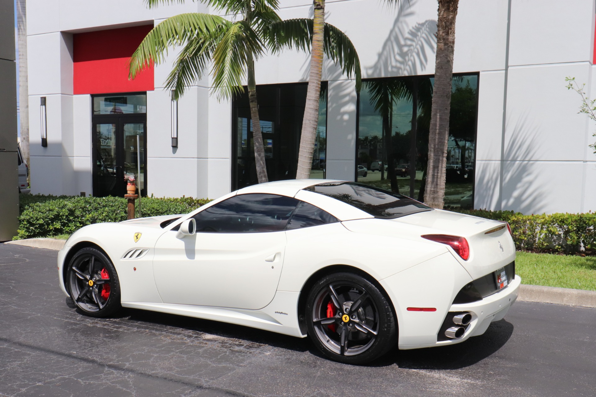 Used-2014-Ferrari-California