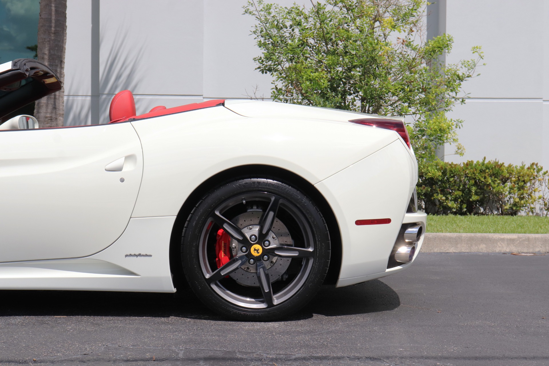 Used-2014-Ferrari-California