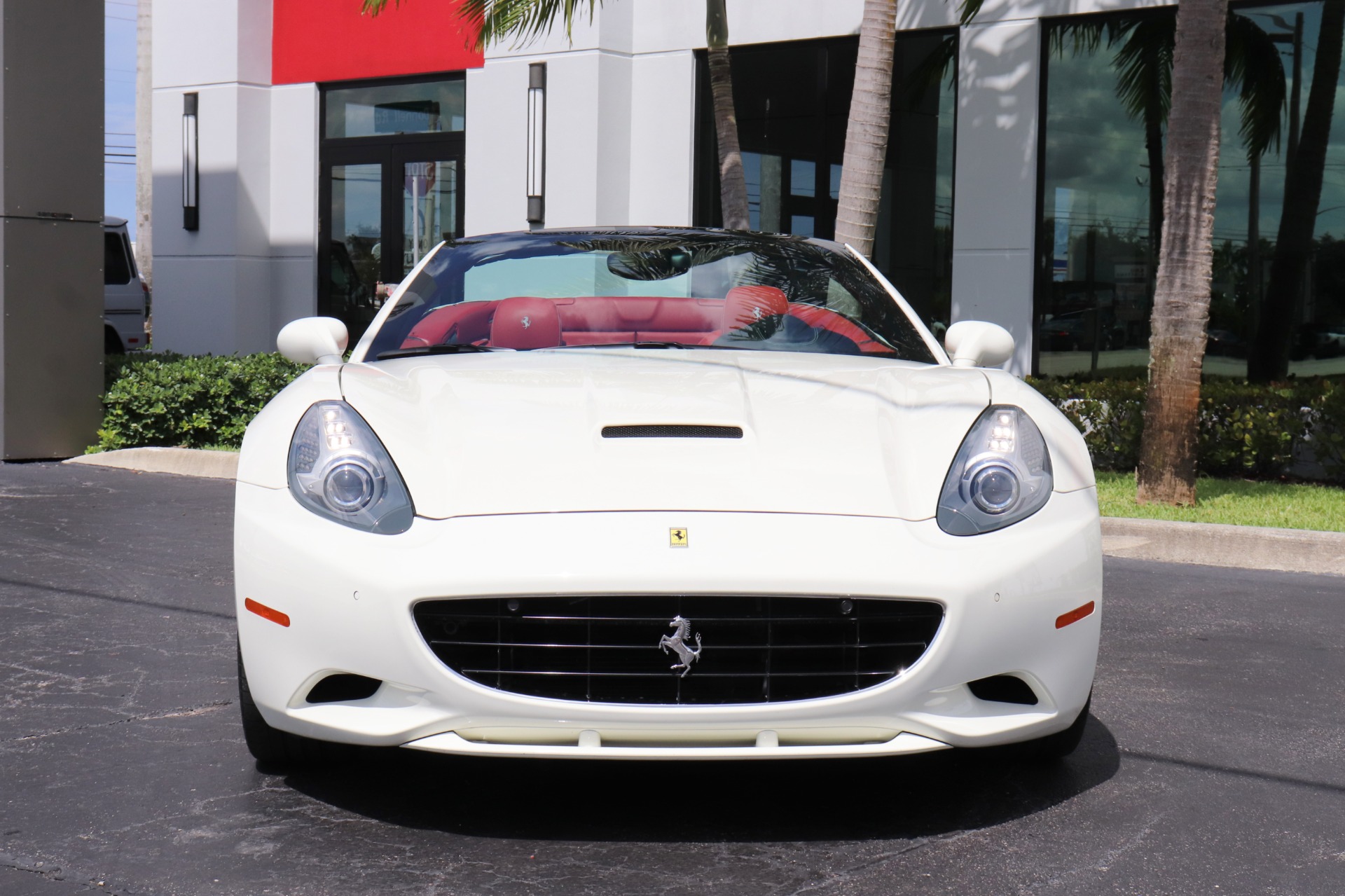Used-2014-Ferrari-California