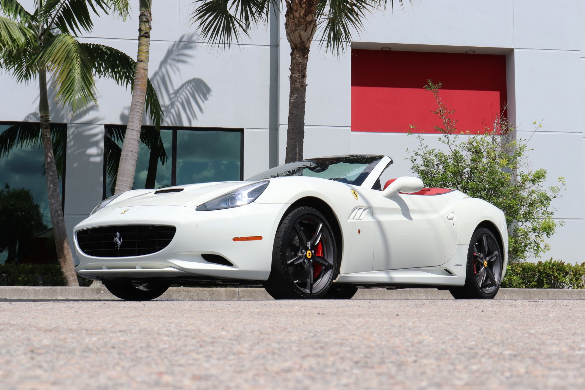 Used-2014-Ferrari-California