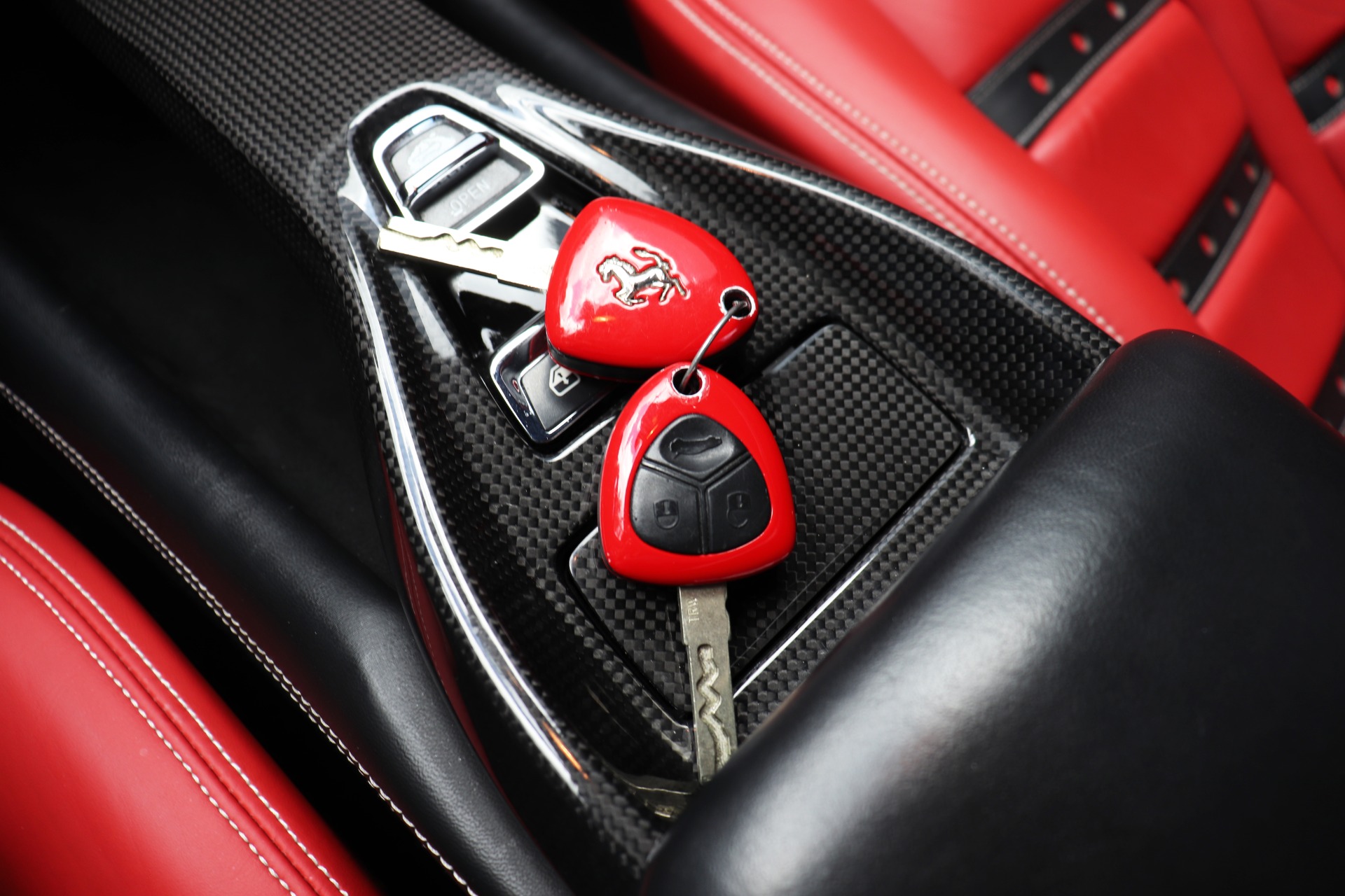 Used-2014-Ferrari-California
