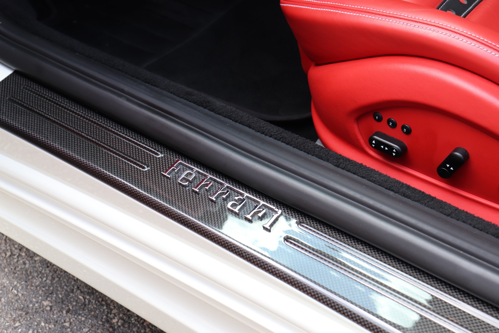 Used-2014-Ferrari-California