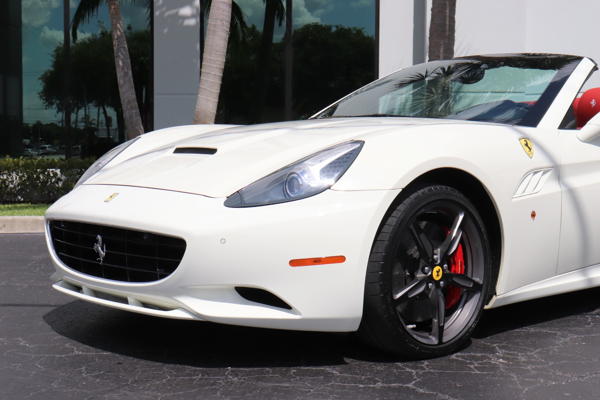 Used-2014-Ferrari-California