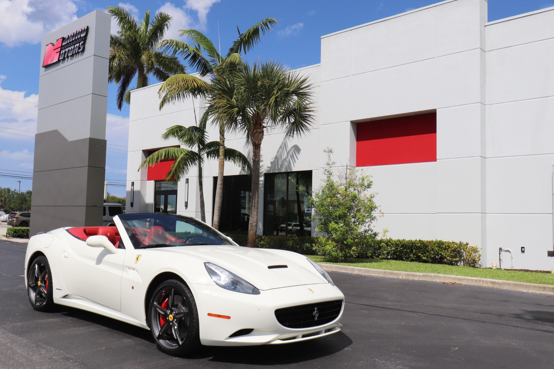 Used-2014-Ferrari-California