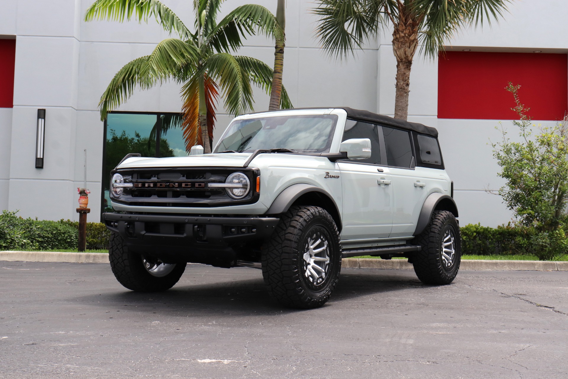 Used-2021-Ford-Bronco-Base-Advanced