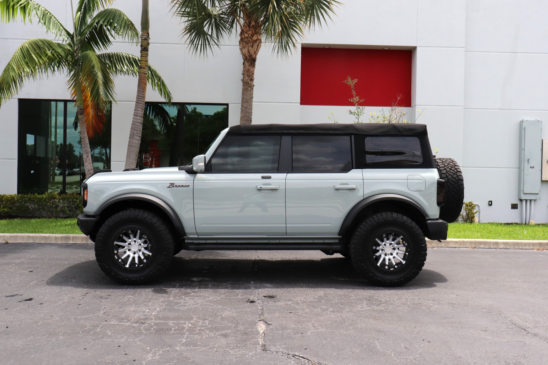 Used-2021-Ford-Bronco-Base-Advanced