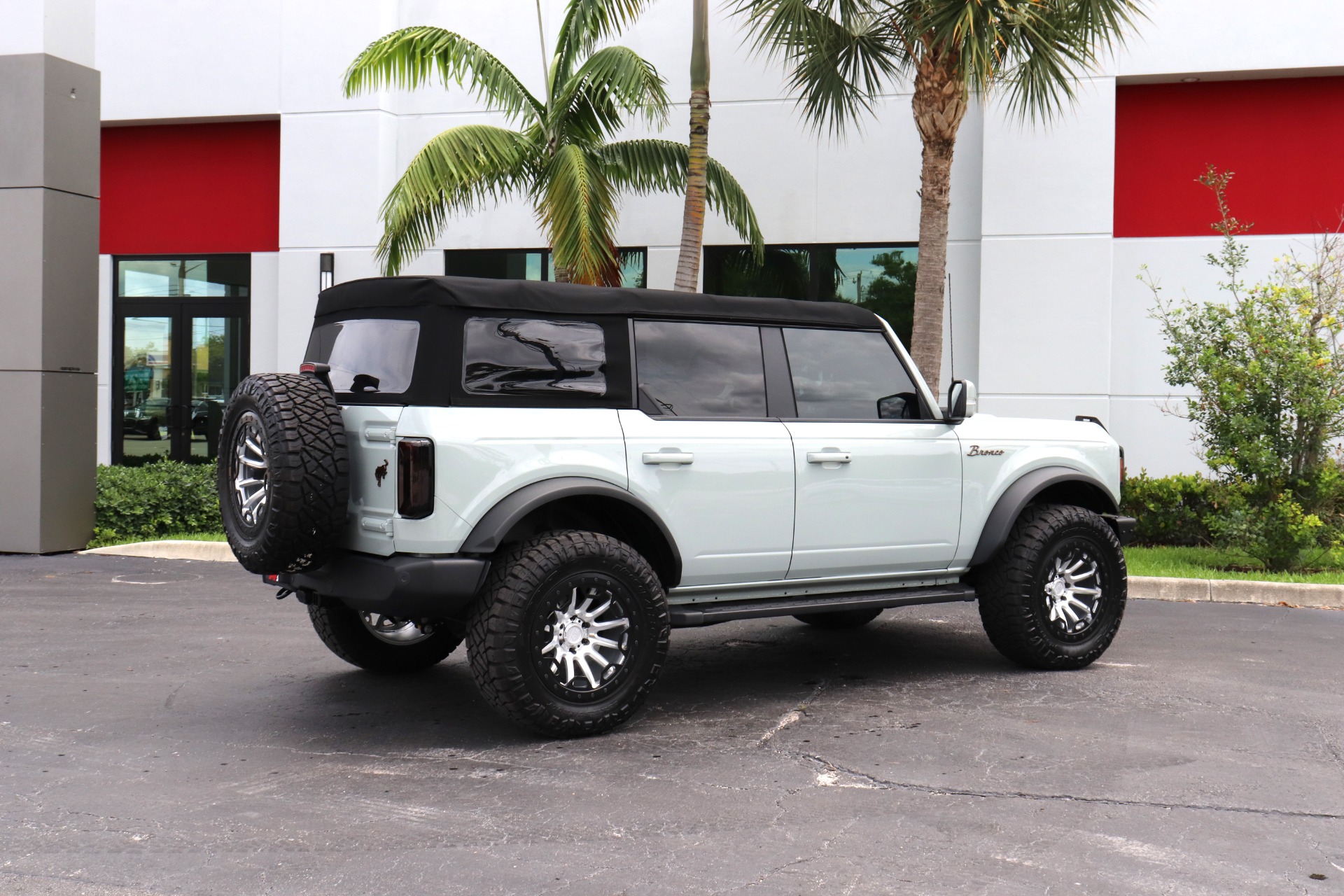 Used-2021-Ford-Bronco-Base-Advanced