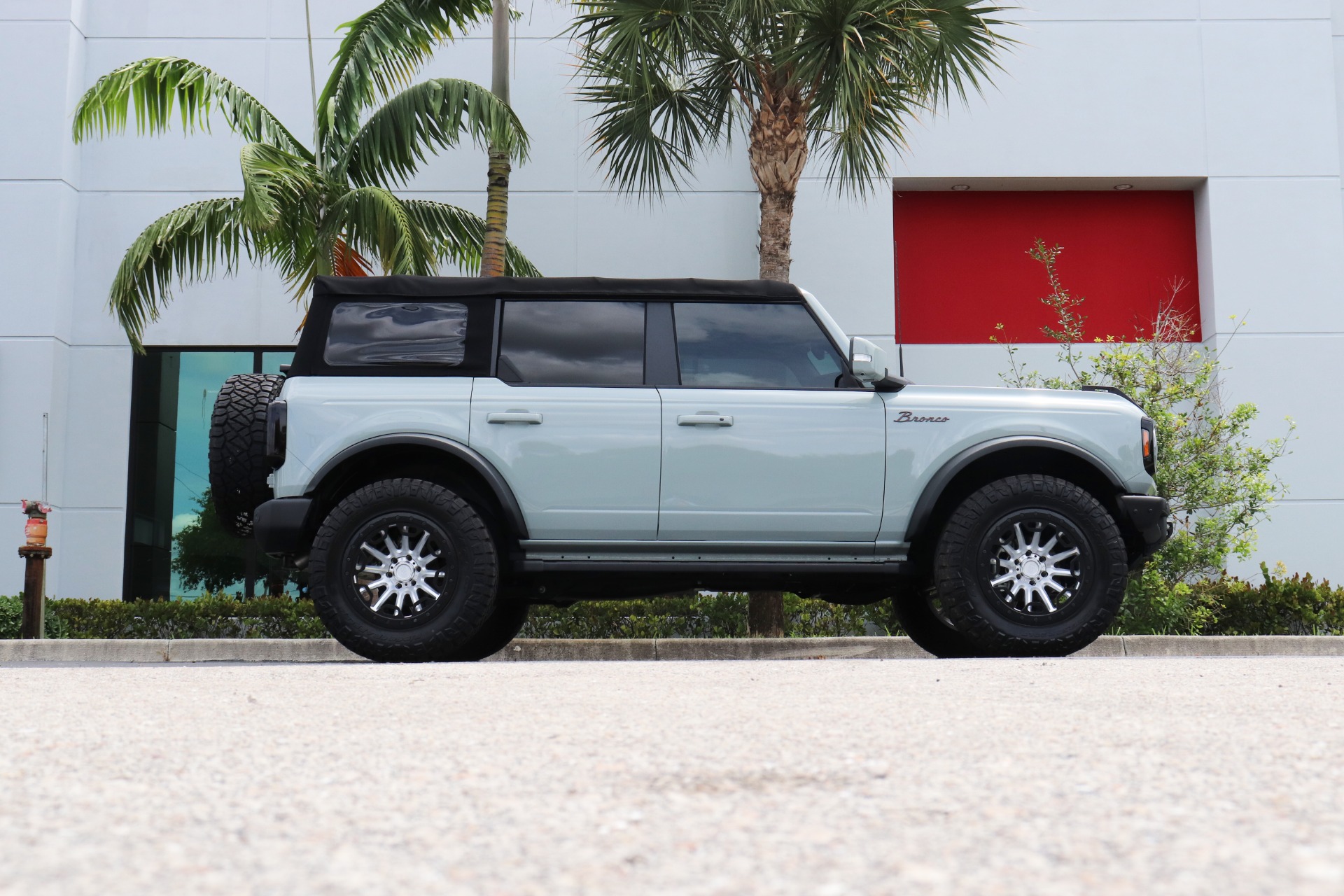 Used-2021-Ford-Bronco-Base-Advanced