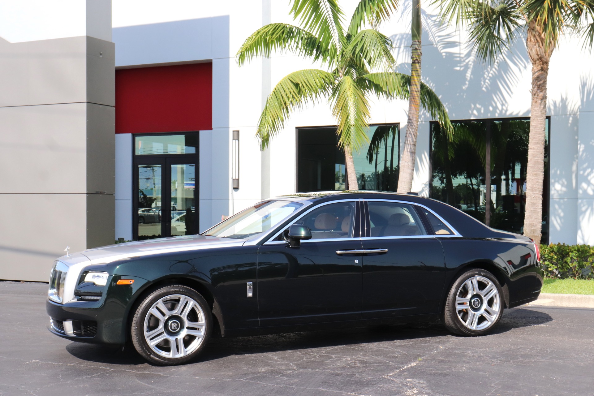 Used-2018-Rolls-Royce-Ghost