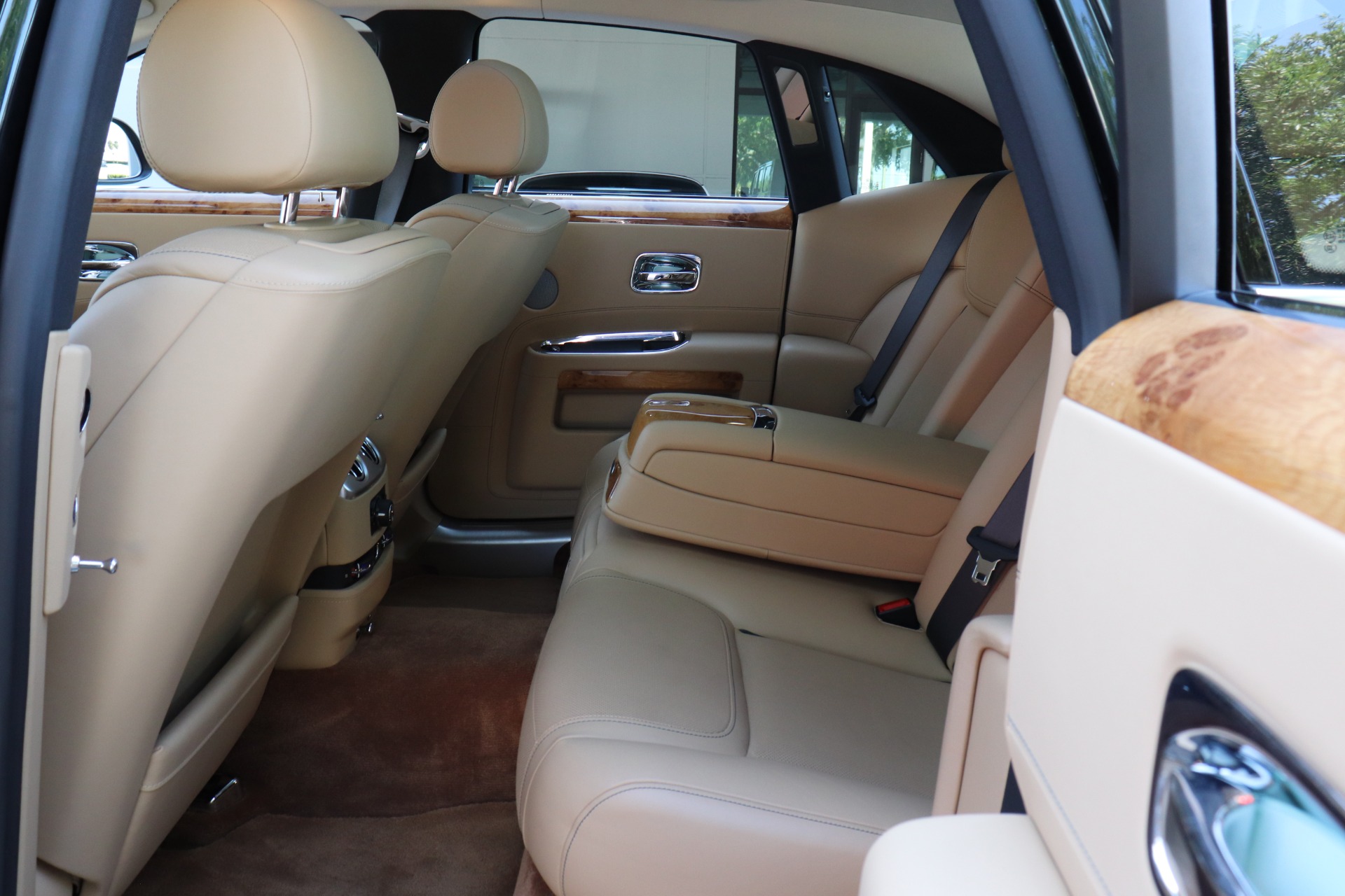 Used-2018-Rolls-Royce-Ghost