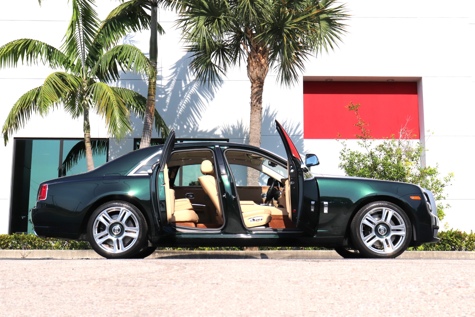 Used-2018-Rolls-Royce-Ghost