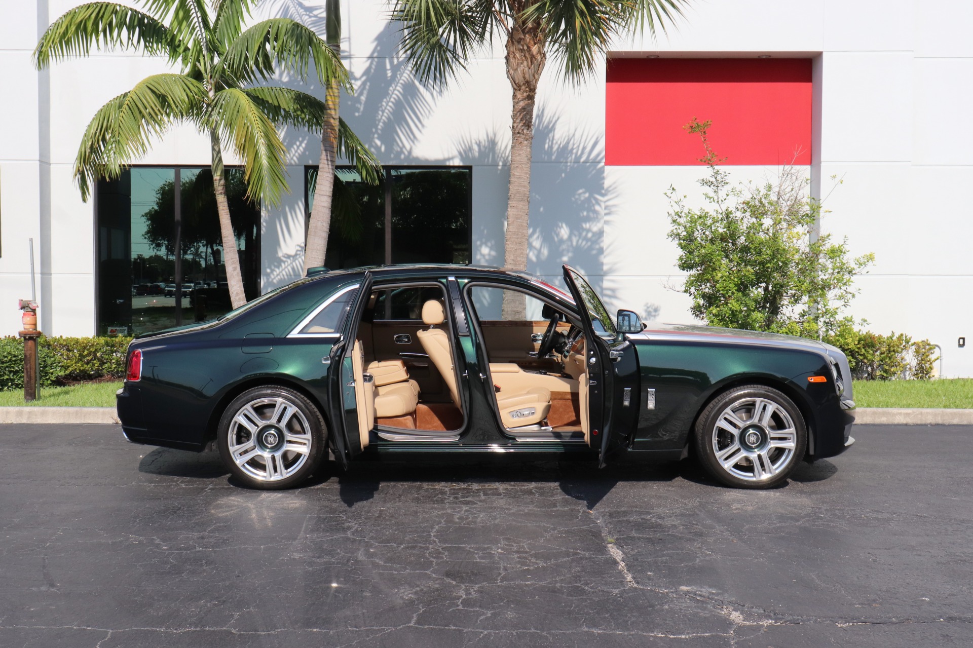 Used-2018-Rolls-Royce-Ghost