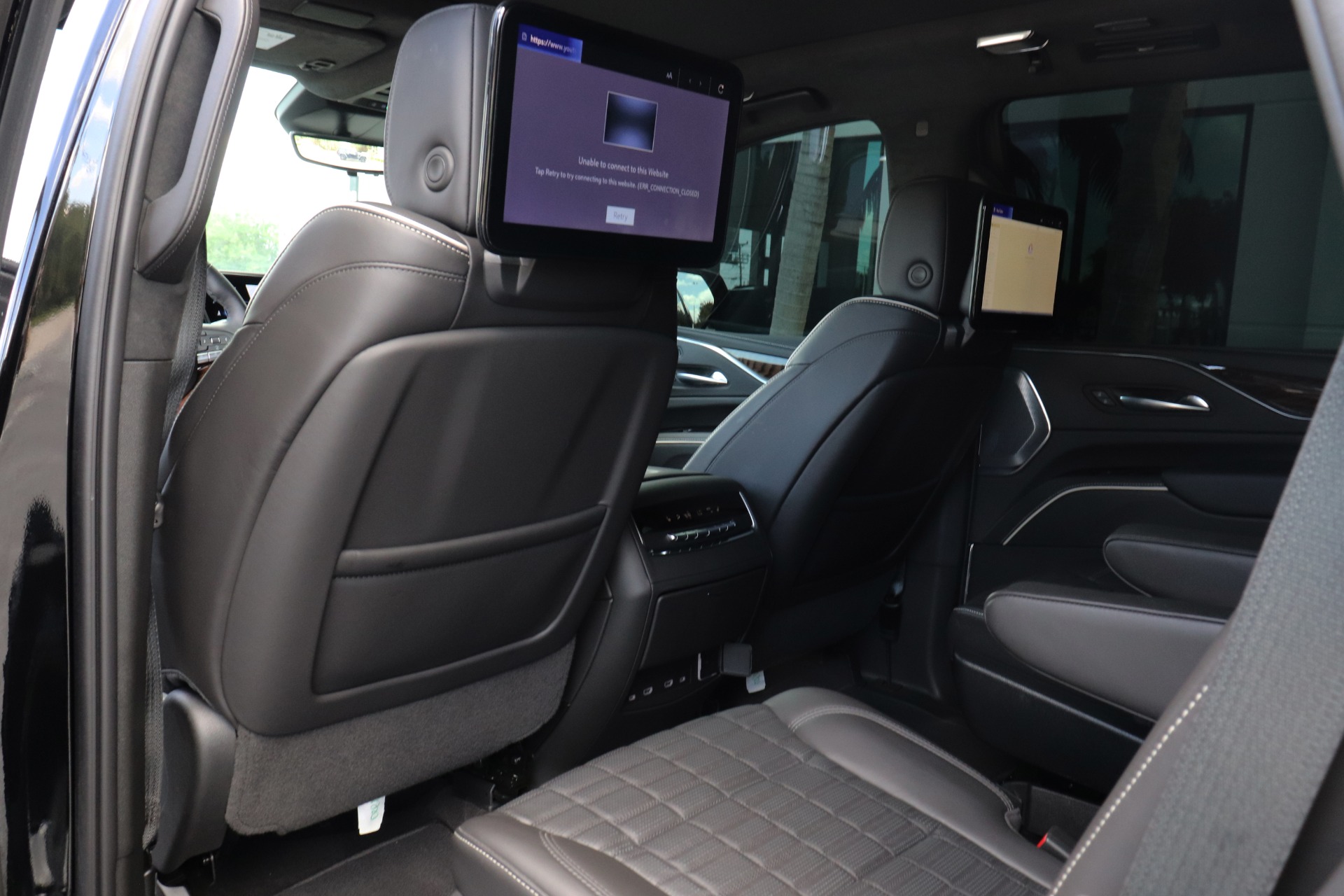 Used-2022-Cadillac-Escalade-Sport-Platinum