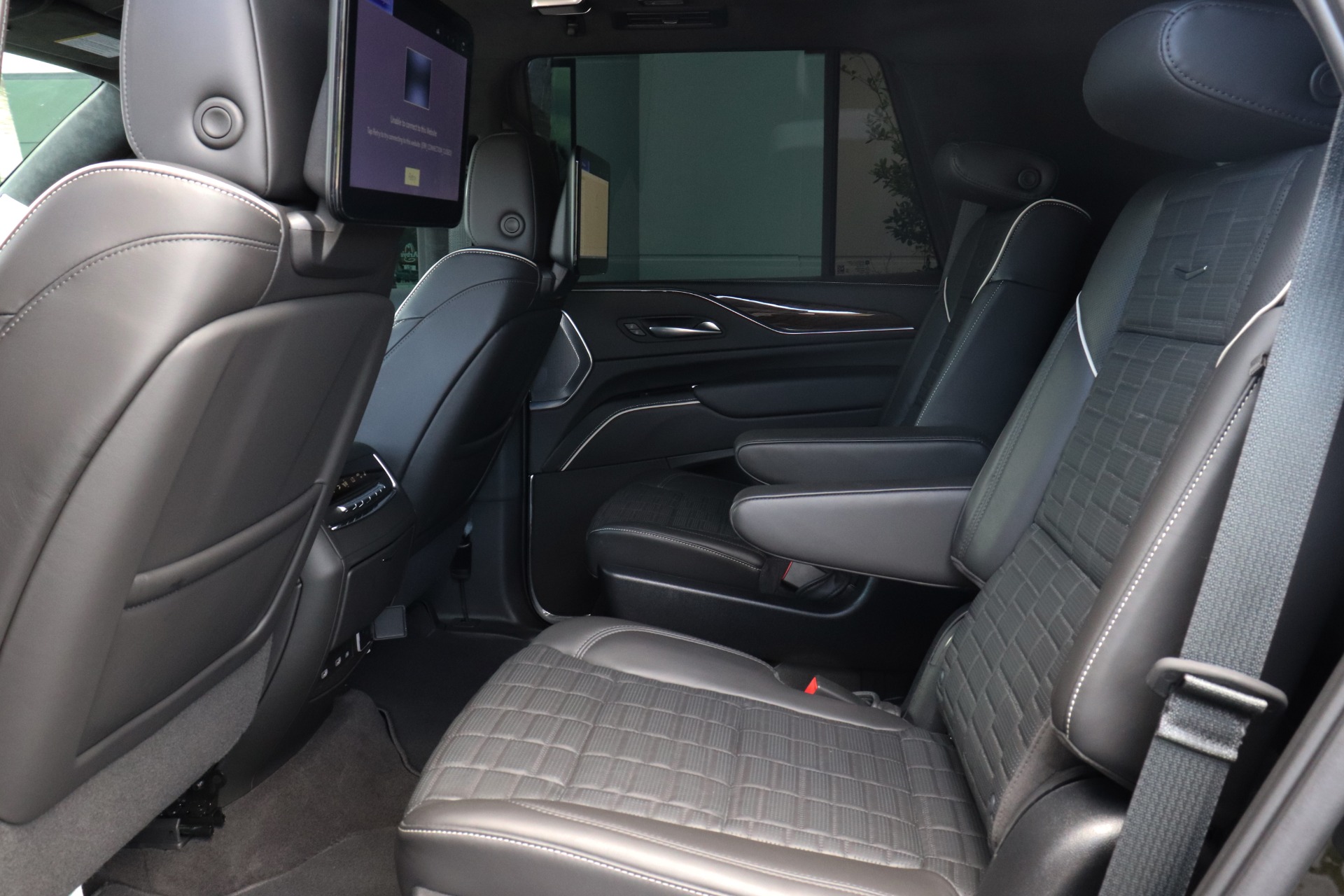 Used-2022-Cadillac-Escalade-Sport-Platinum