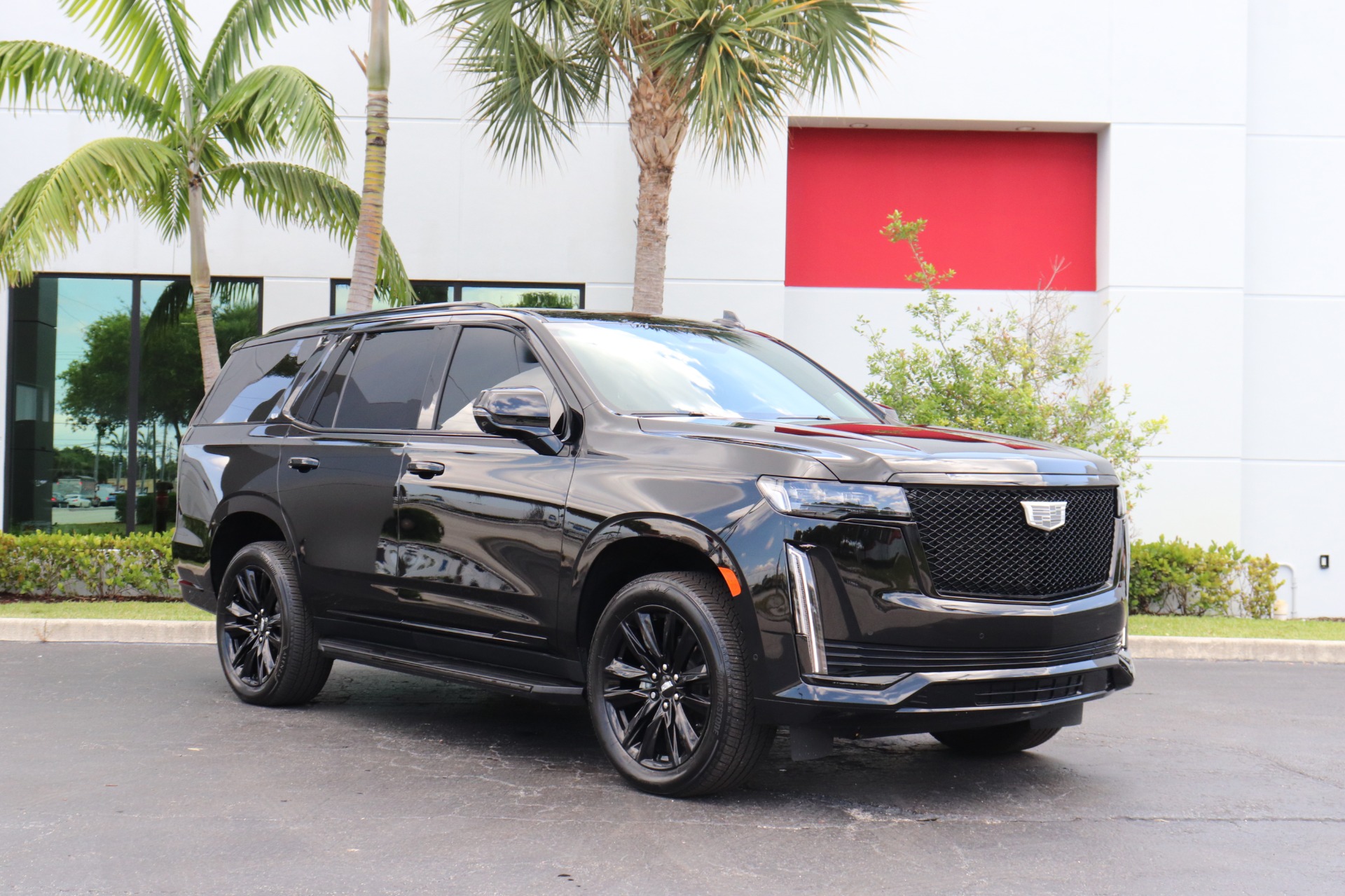 Used-2022-Cadillac-Escalade-Sport-Platinum
