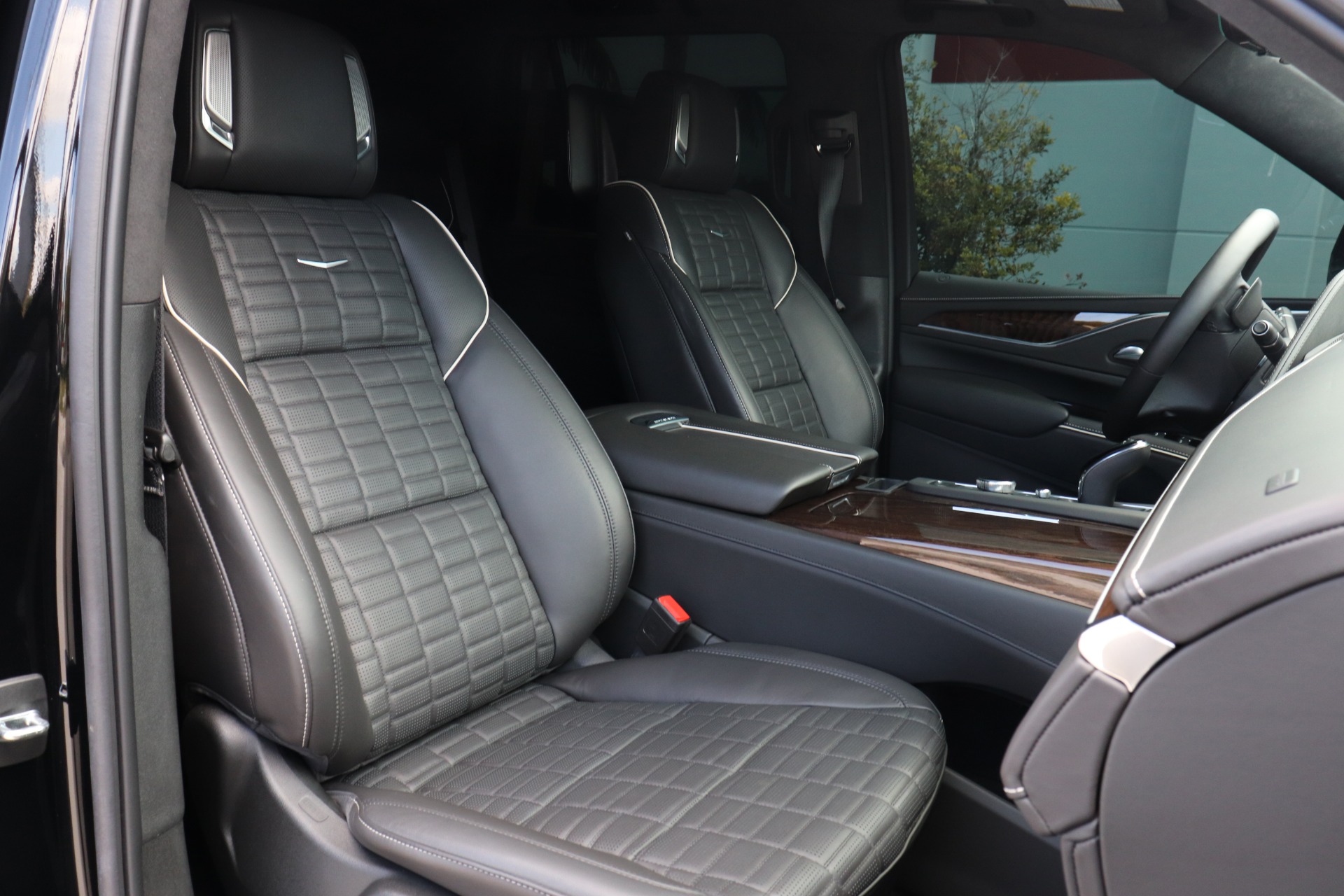 Used-2022-Cadillac-Escalade-Sport-Platinum