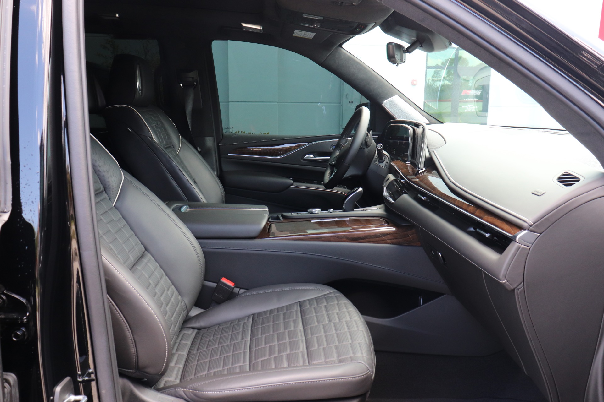 Used-2022-Cadillac-Escalade-Sport-Platinum