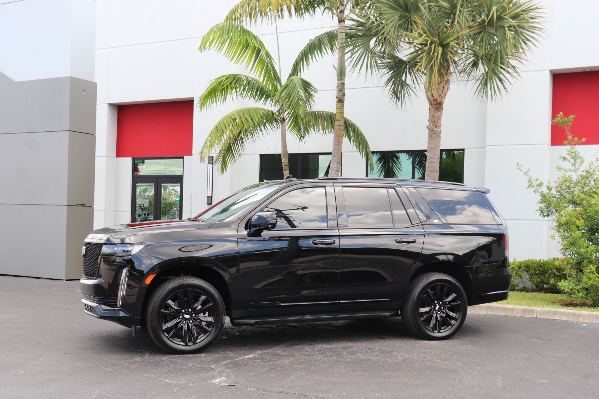 Used-2022-Cadillac-Escalade-Sport-Platinum