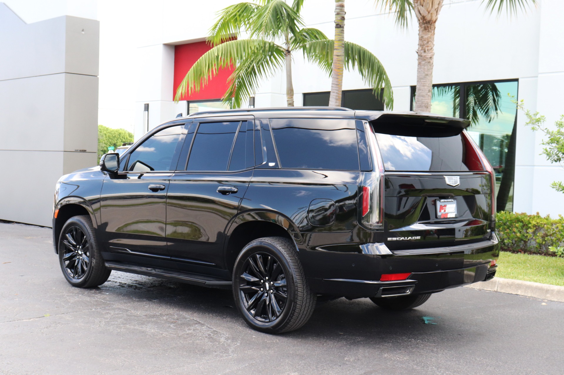 Used-2022-Cadillac-Escalade-Sport-Platinum