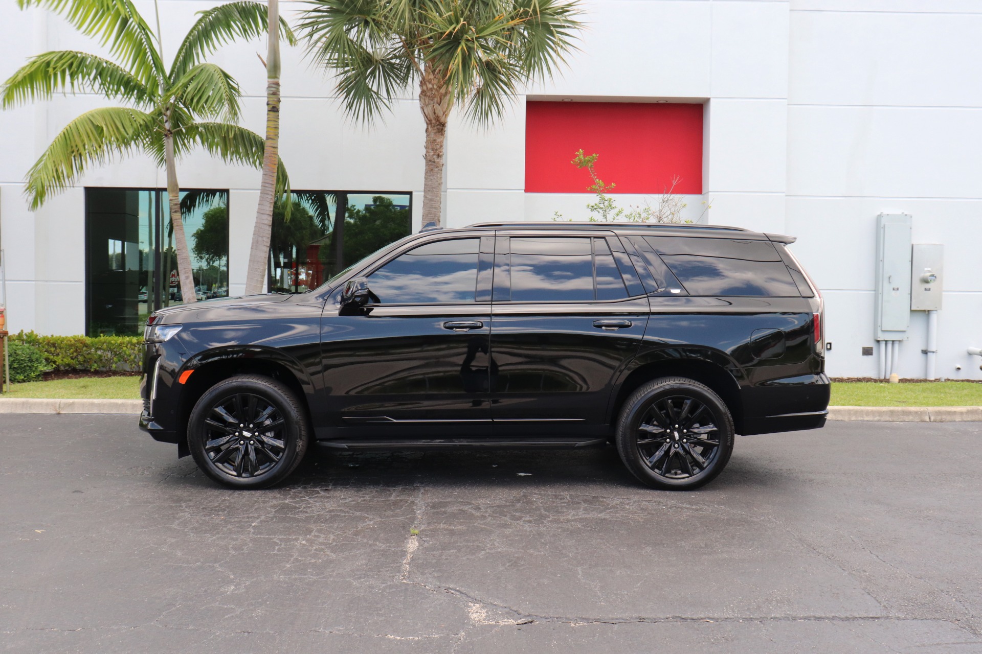 Used-2022-Cadillac-Escalade-Sport-Platinum