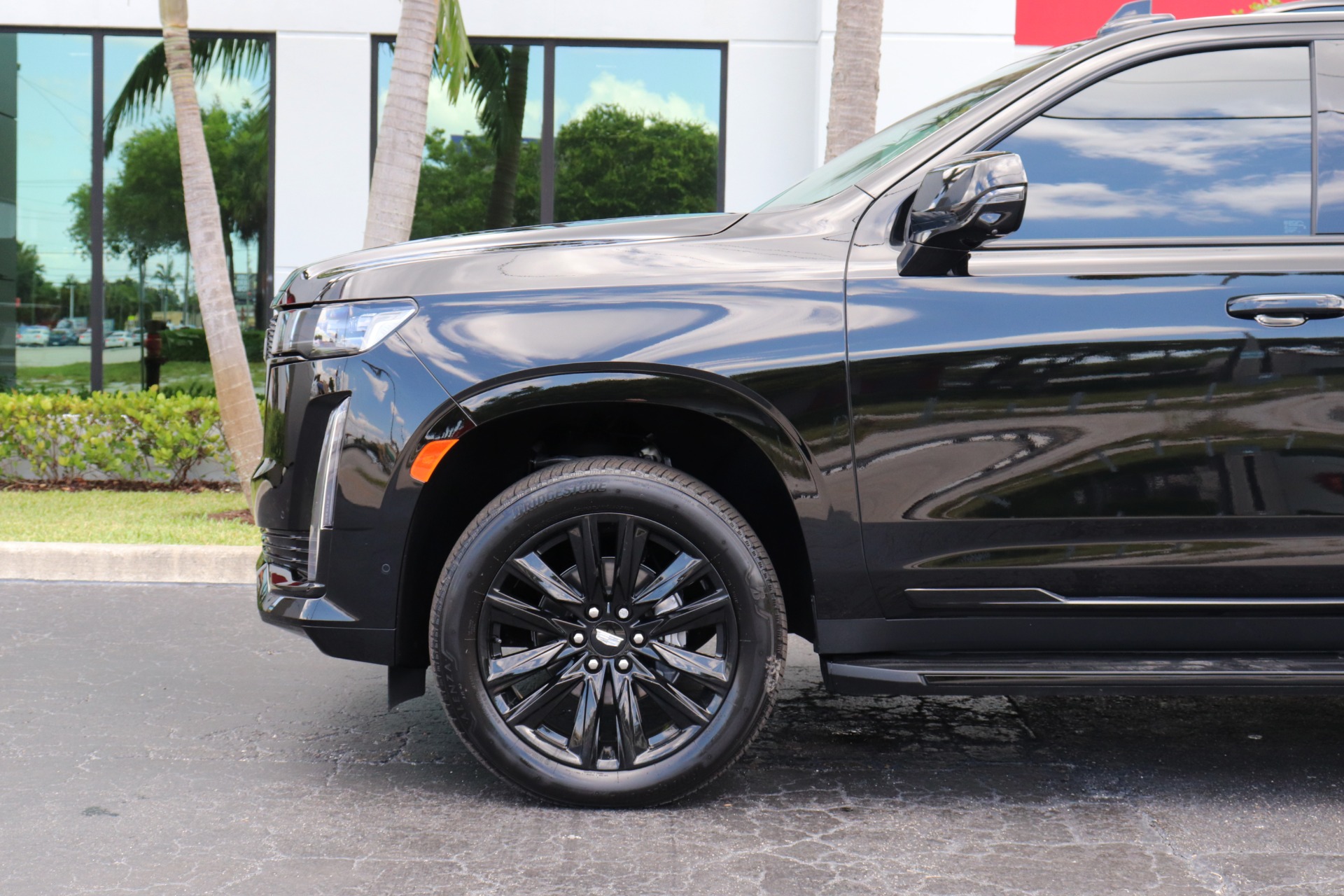 Used-2022-Cadillac-Escalade-Sport-Platinum