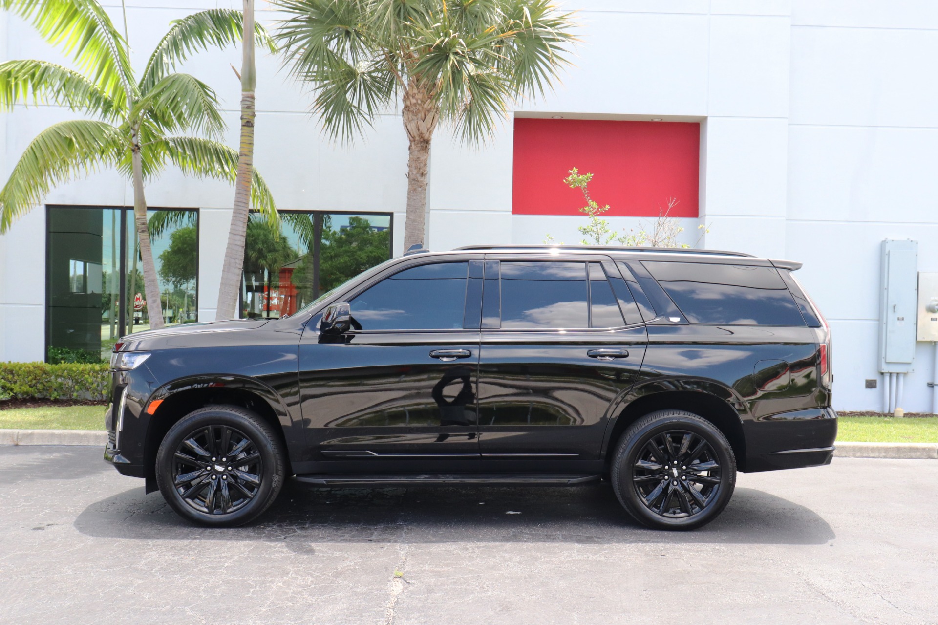 Used-2022-Cadillac-Escalade-Sport-Platinum