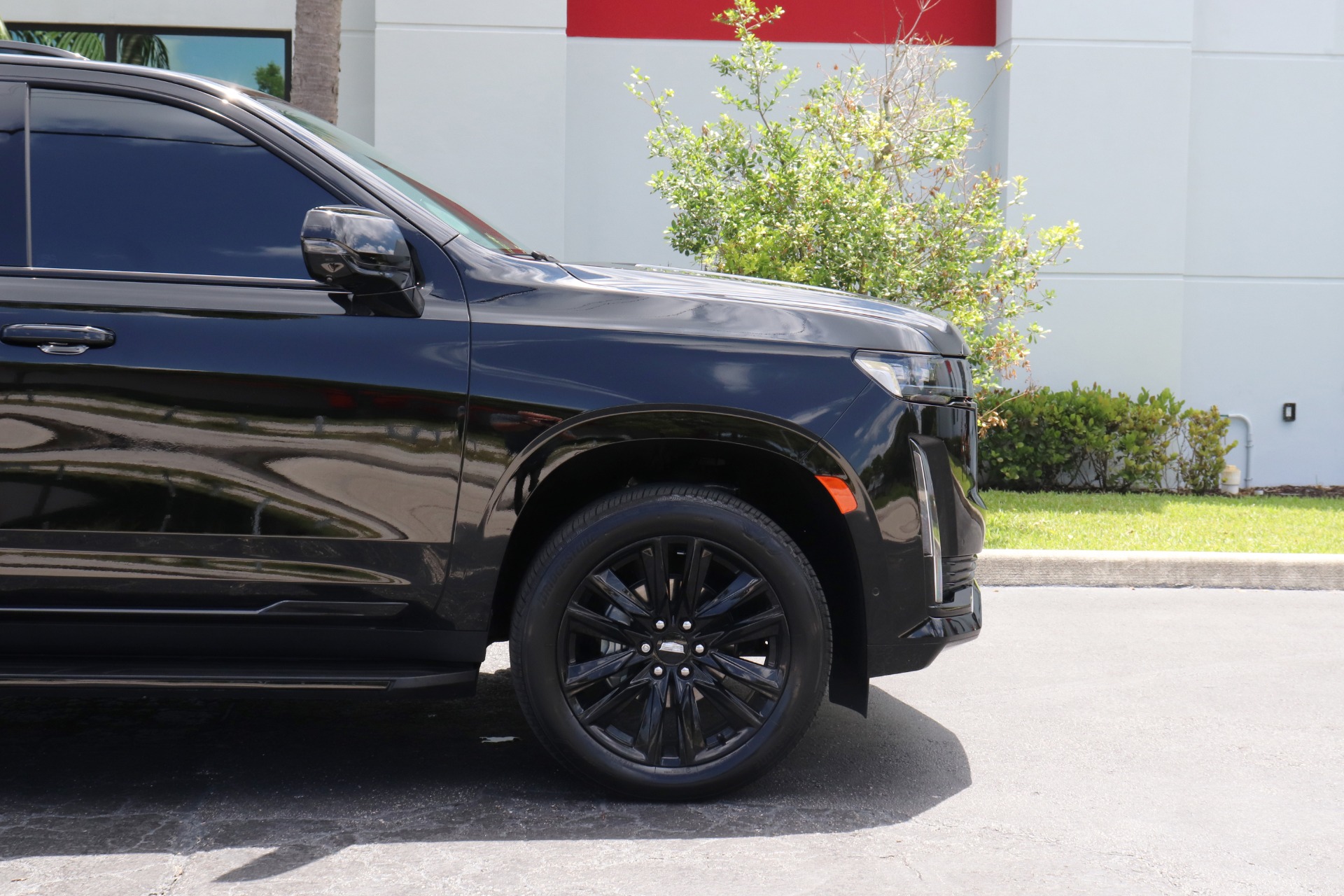 Used-2022-Cadillac-Escalade-Sport-Platinum