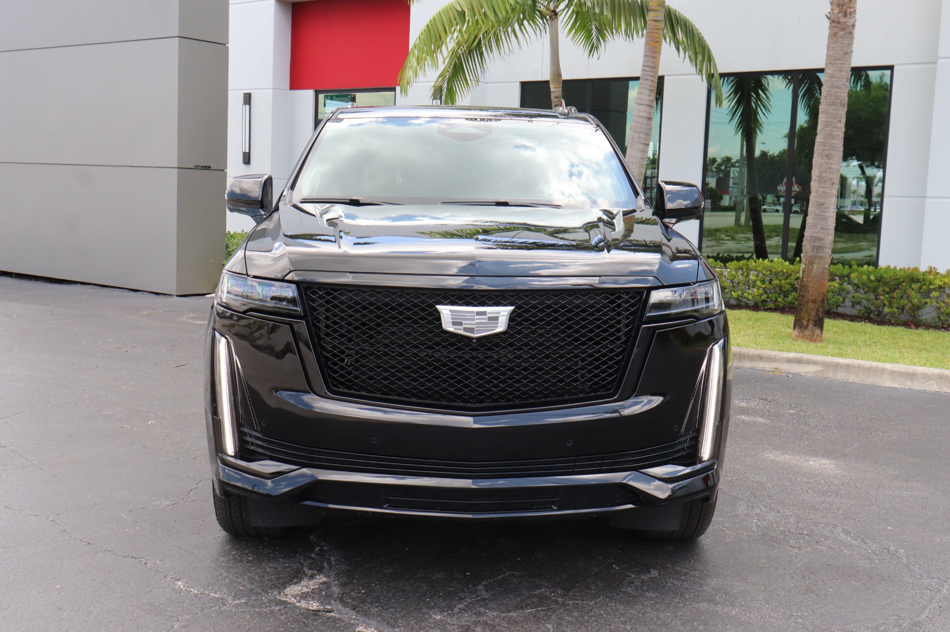 Used-2022-Cadillac-Escalade-Sport-Platinum