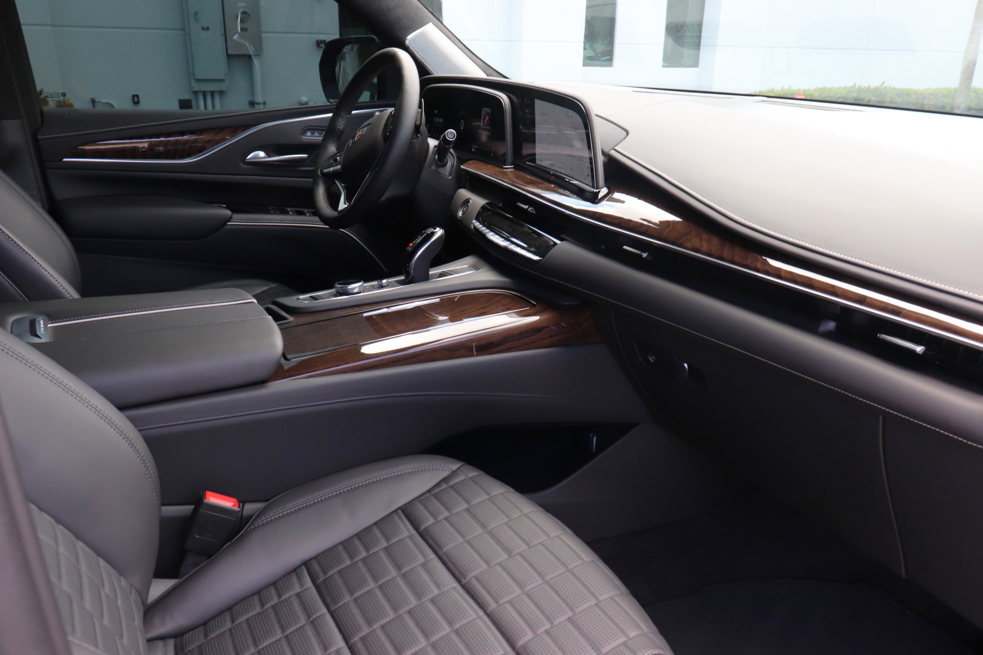 Used-2022-Cadillac-Escalade-Sport-Platinum