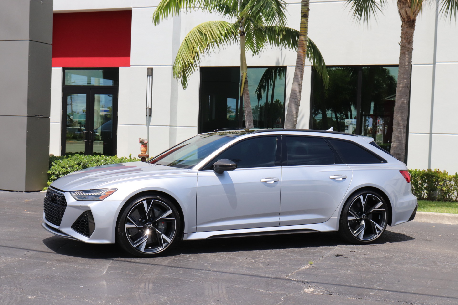 Used-2021-Audi-RS-6-Avant-40T-quattro-Avant