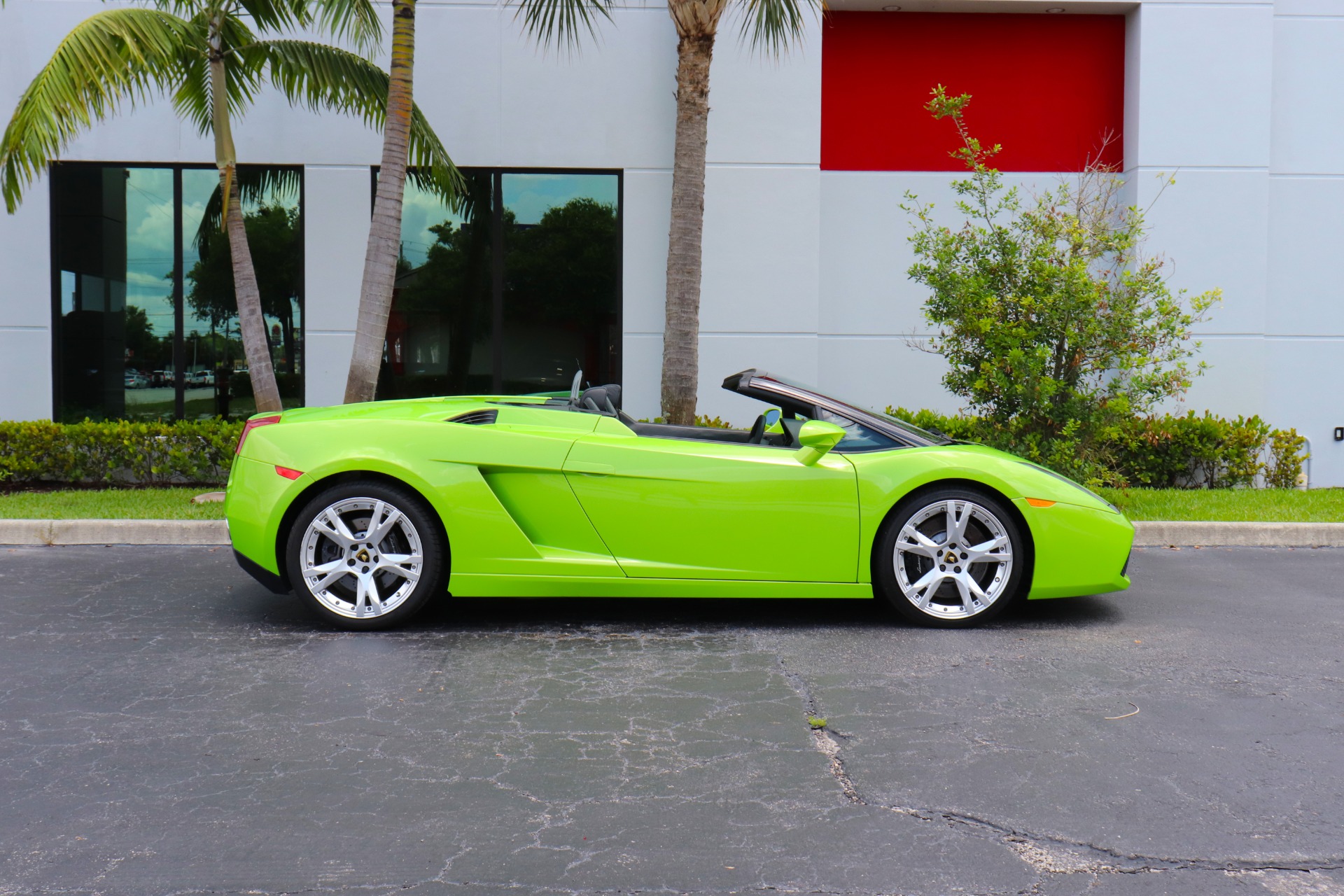 Used-2006-Lamborghini-Gallardo-Spyder
