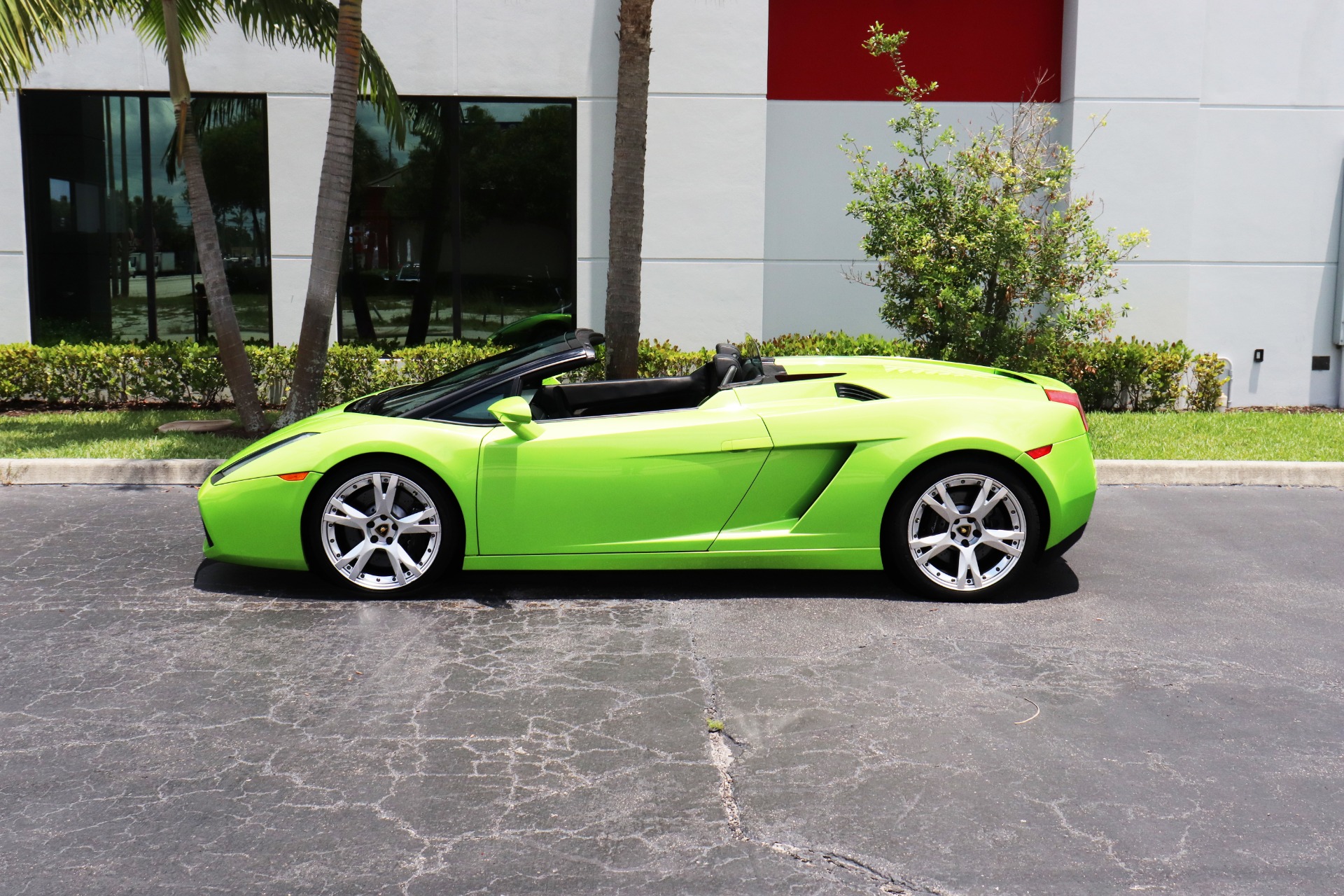 Used-2006-Lamborghini-Gallardo-Spyder