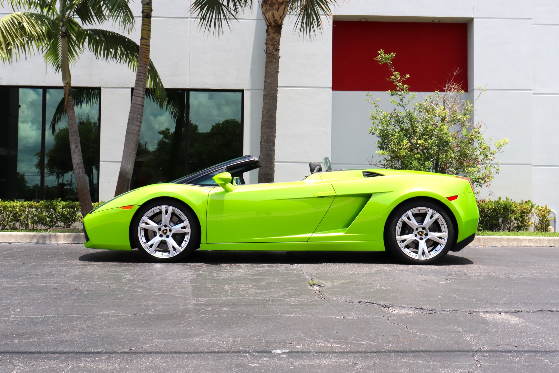 Used-2006-Lamborghini-Gallardo-Spyder