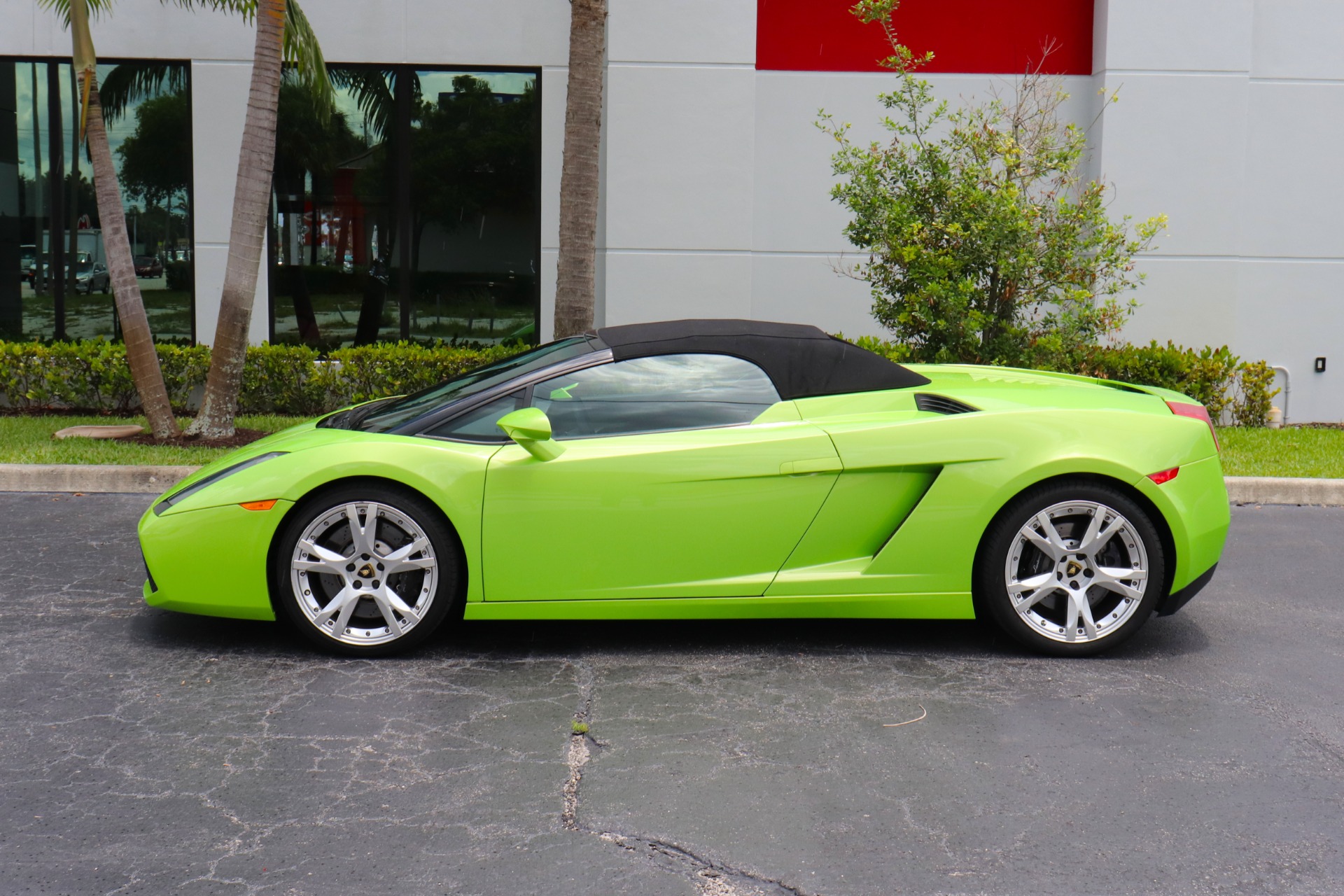 Used-2006-Lamborghini-Gallardo-Spyder