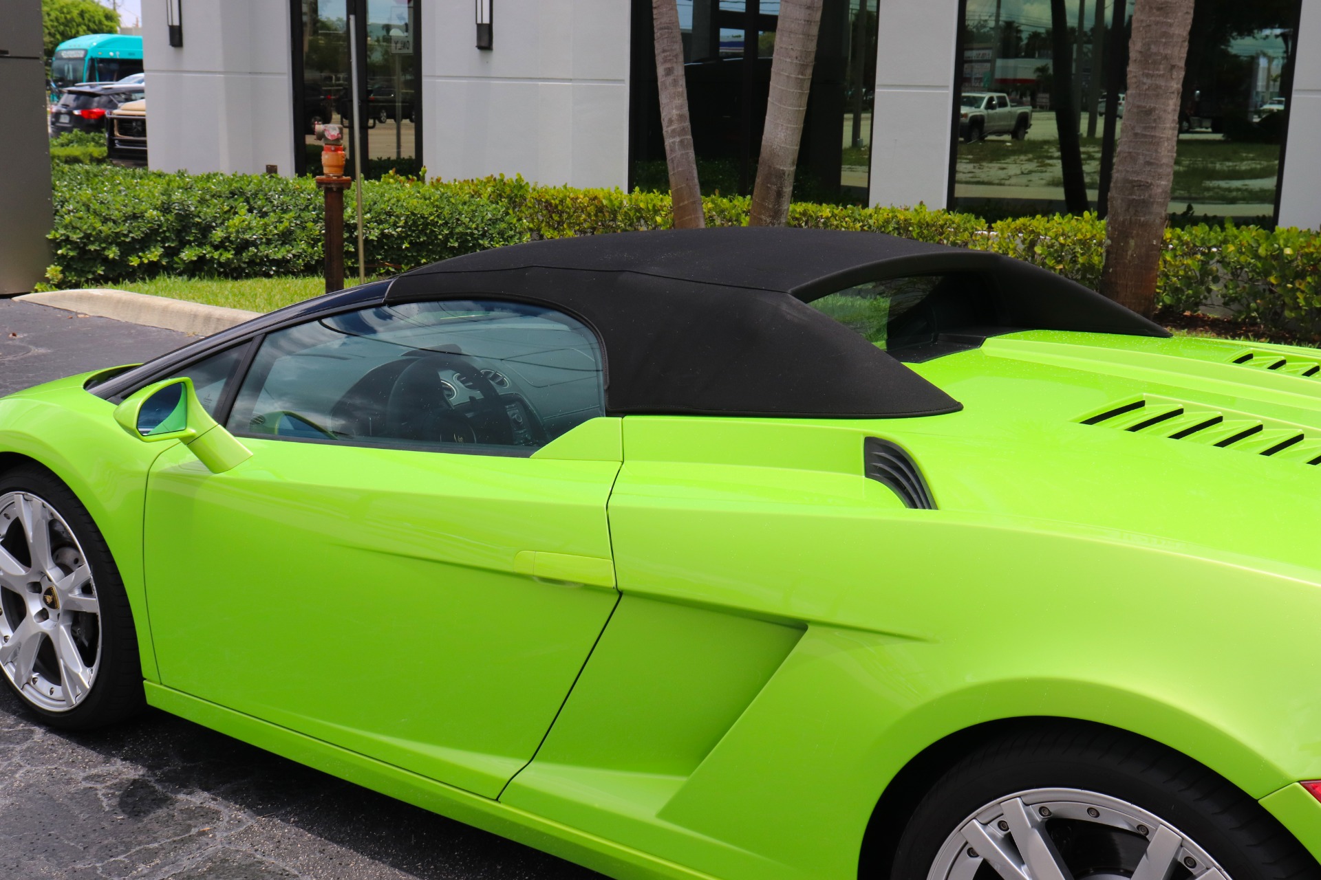 Used-2006-Lamborghini-Gallardo-Spyder