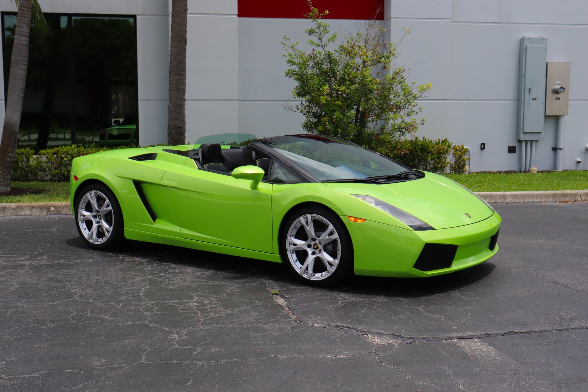 Used-2006-Lamborghini-Gallardo-Spyder