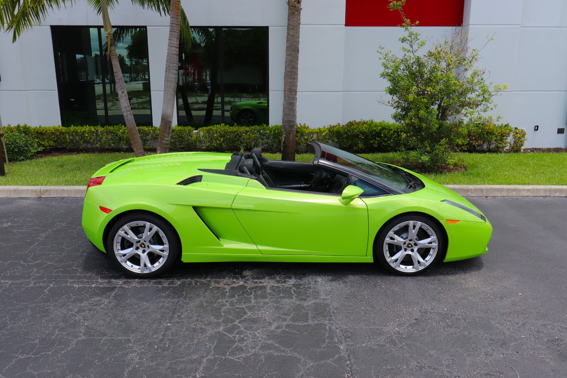 Used-2006-Lamborghini-Gallardo-Spyder