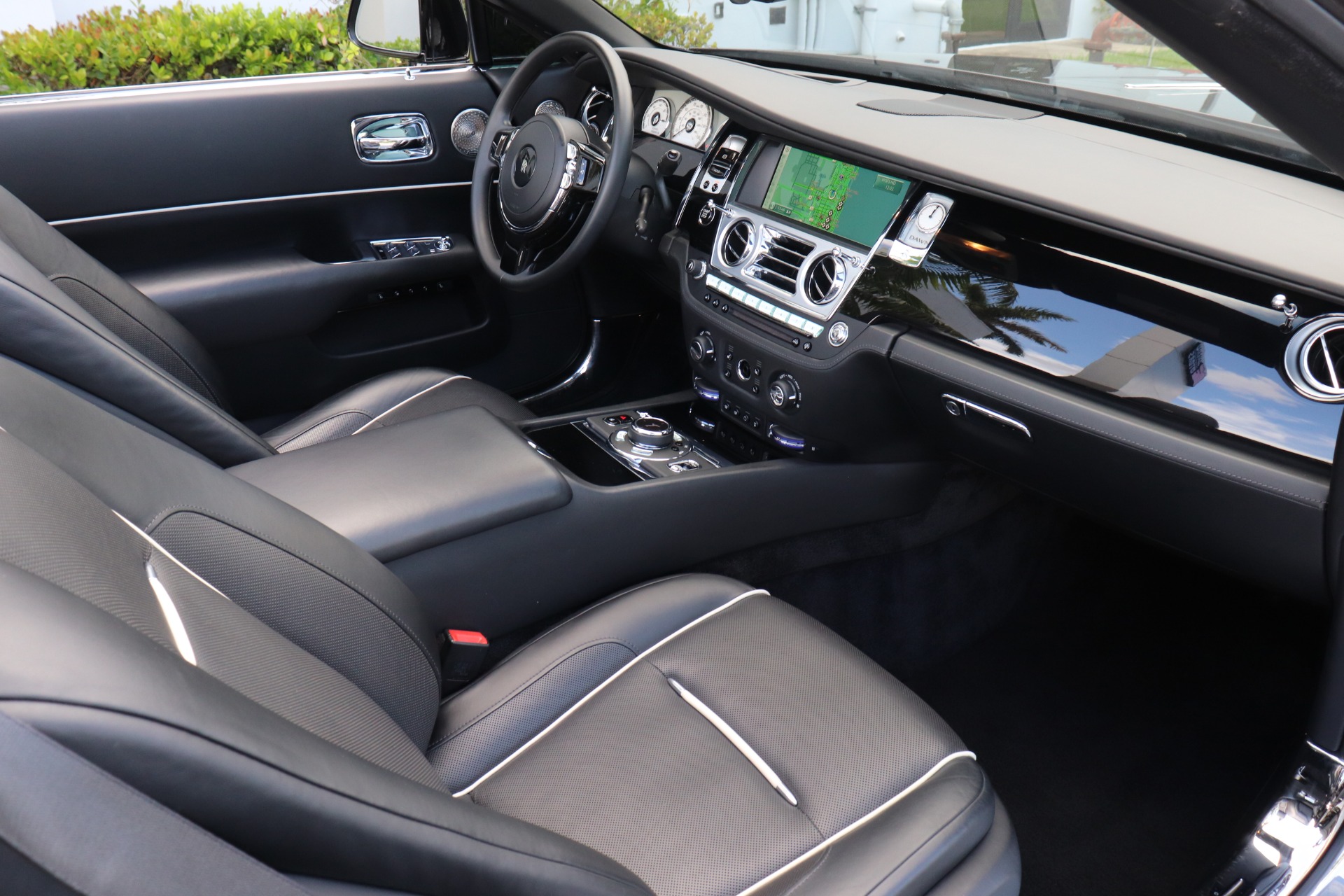 Used-2017-Rolls-Royce-Dawn