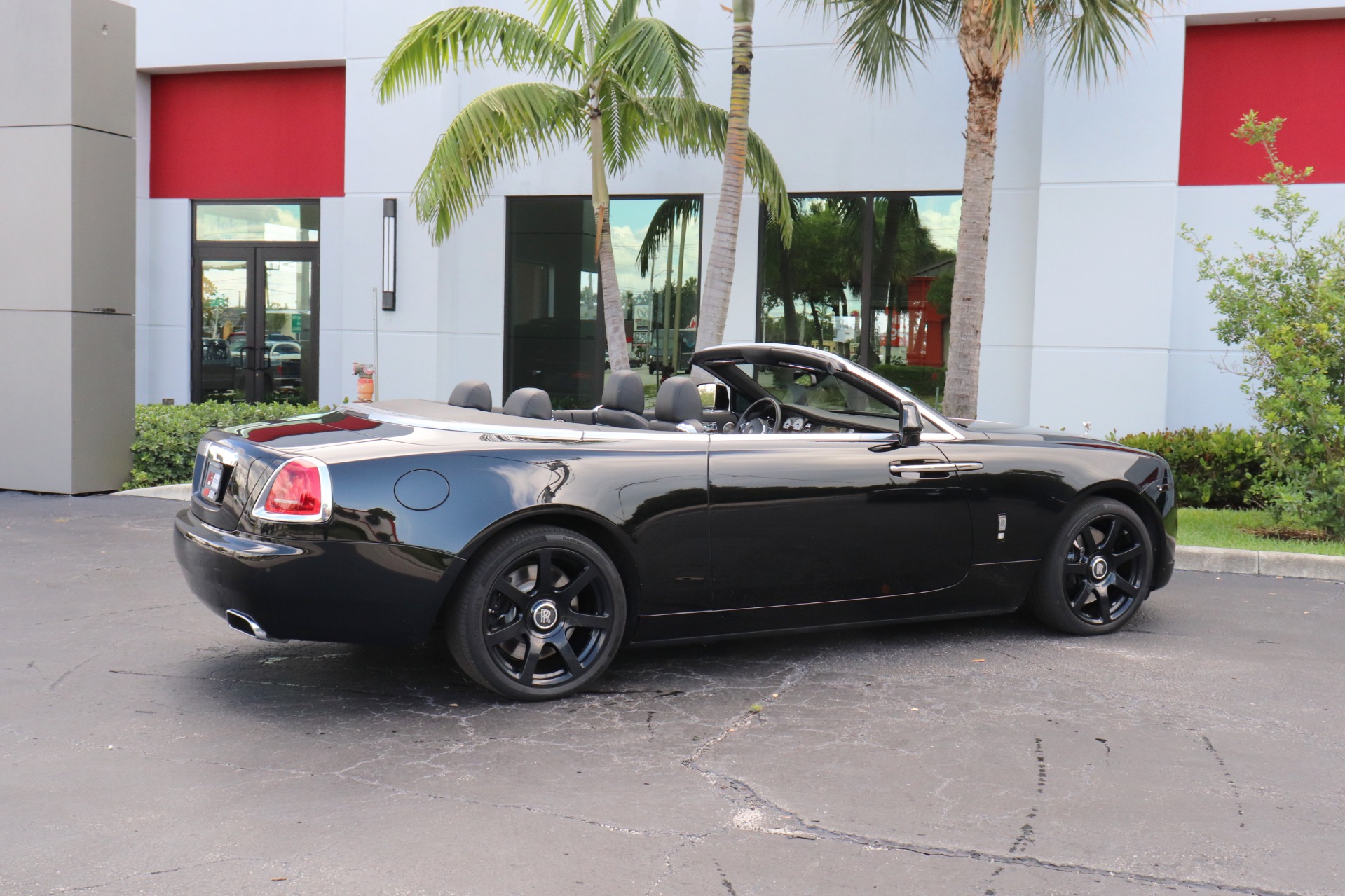 Used-2017-Rolls-Royce-Dawn