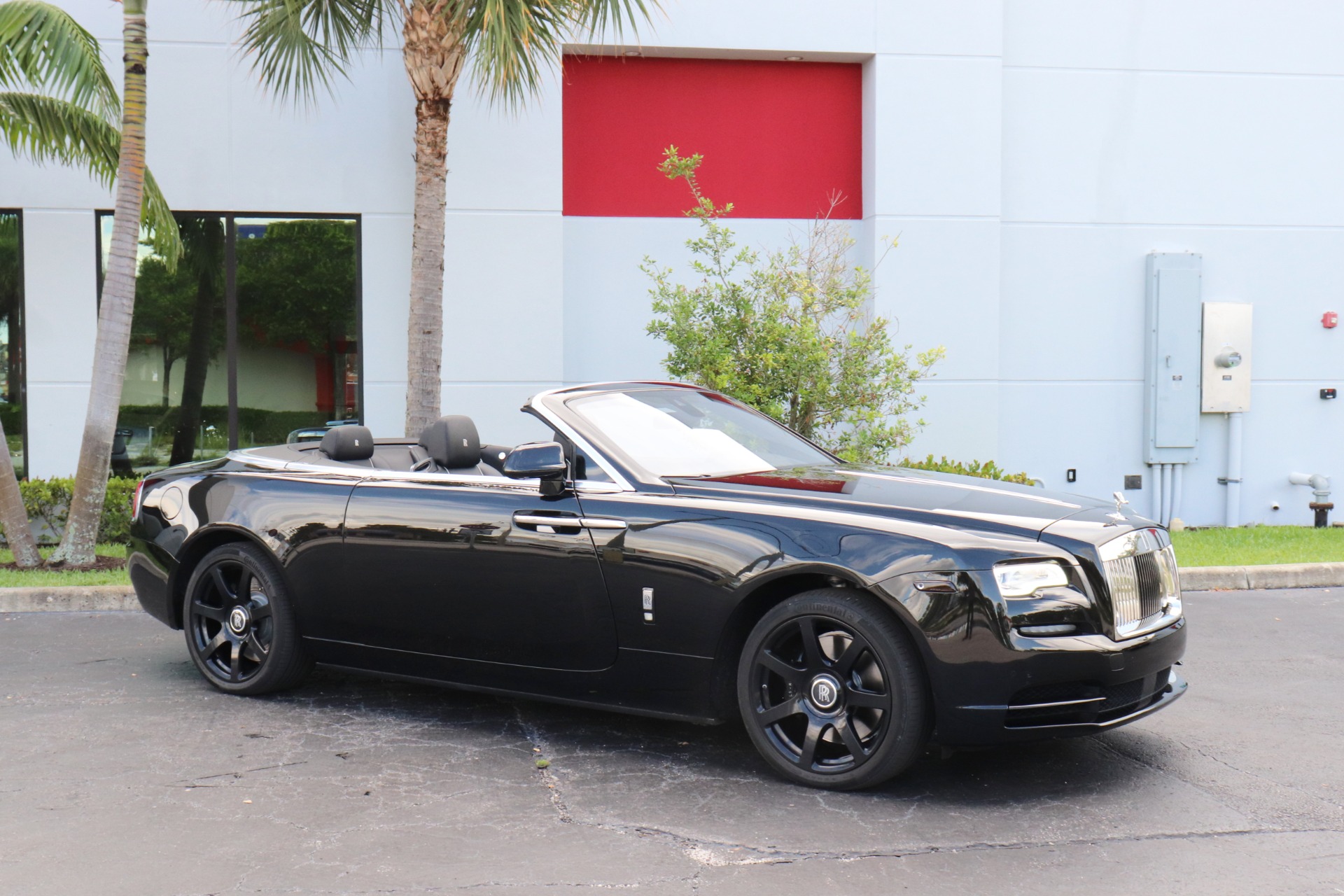 Used-2017-Rolls-Royce-Dawn